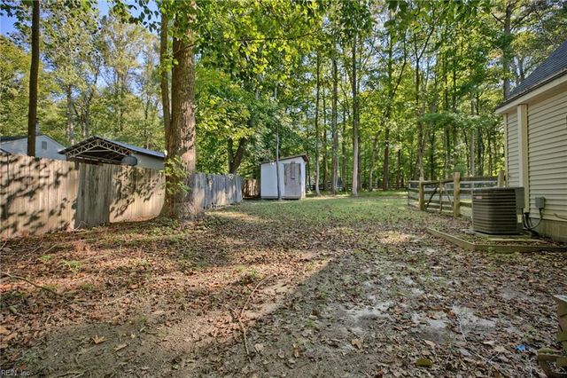3931 Crosscreek LN, Gloucester, VA 23061