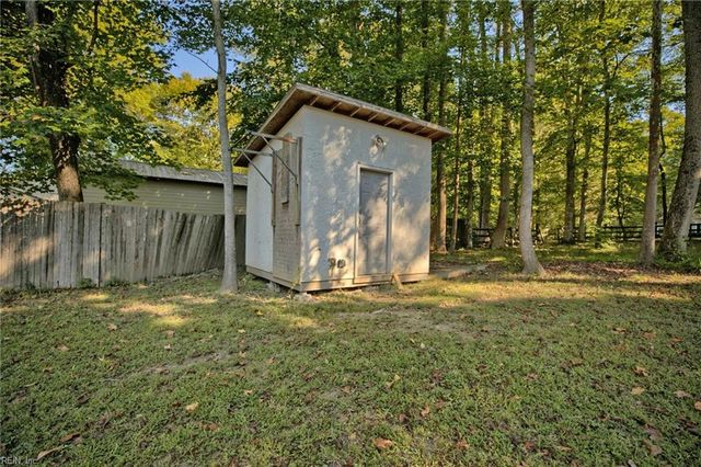 3931 Crosscreek LN, Gloucester, VA 23061