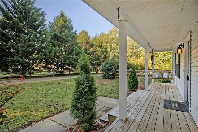 3931 Crosscreek LN, Gloucester, VA 23061