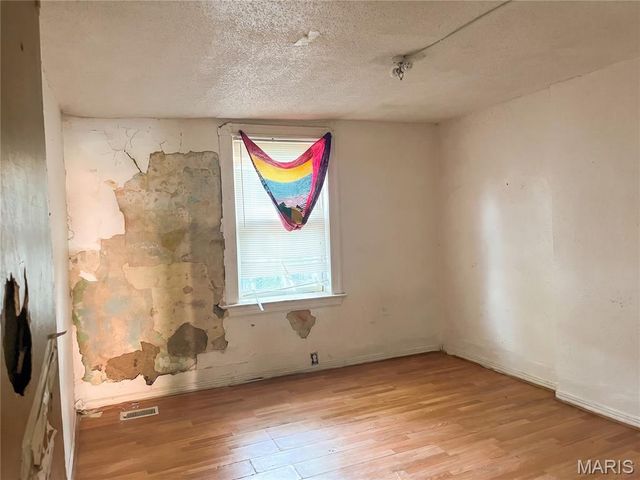 5231 Lotus Avenue, St Louis, MO 63113