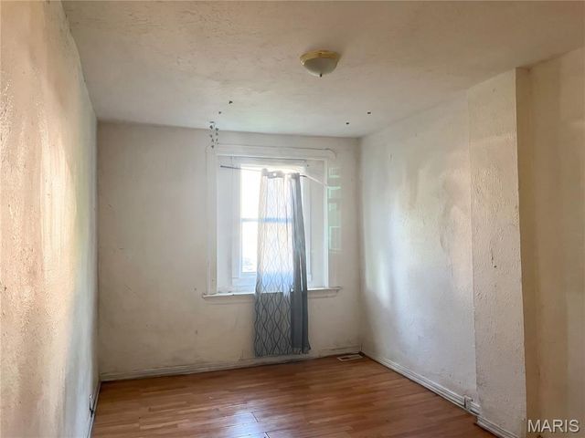 5231 Lotus Avenue, St Louis, MO 63113