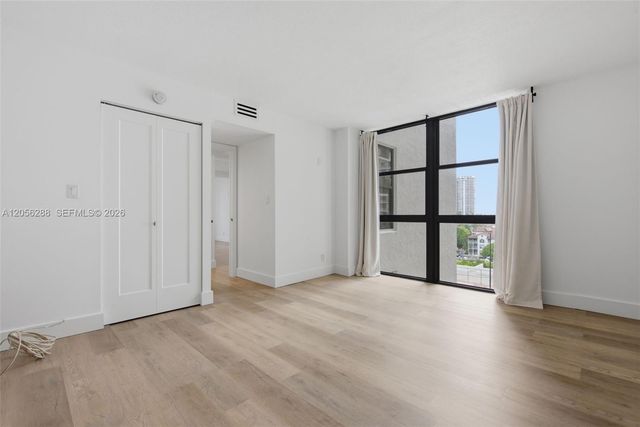 18181 NE 31st Court 807, Aventura, FL 33160