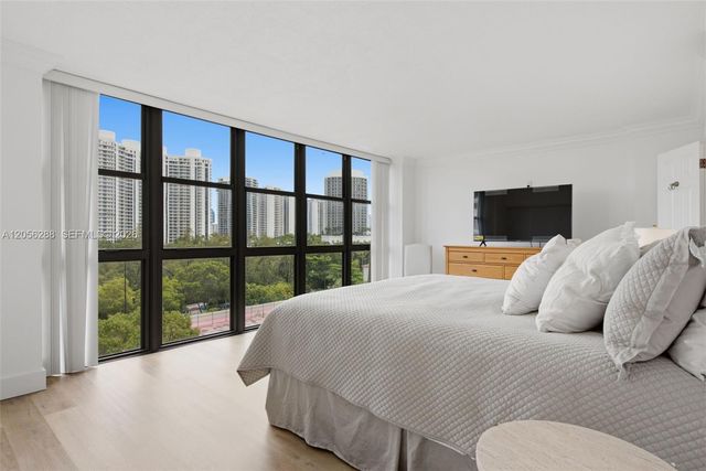 18181 NE 31st Court 807, Aventura, FL 33160