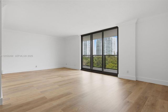 18181 NE 31st Court 807, Aventura, FL 33160