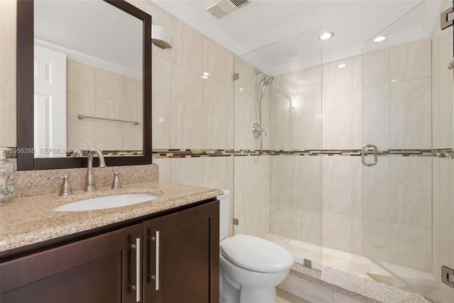 18181 NE 31st Court 807, Aventura, FL 33160