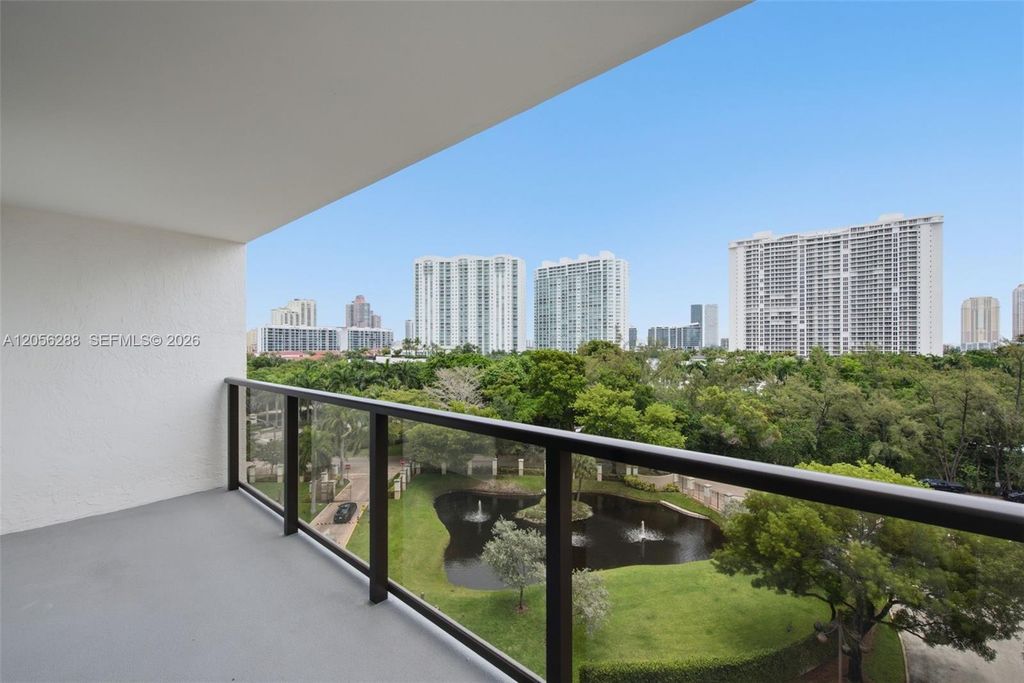18181 NE 31st Court 807, Aventura, FL 33160