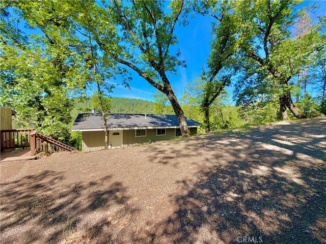 12137 Black Oak Drive, Loch Lomond, CA 95461