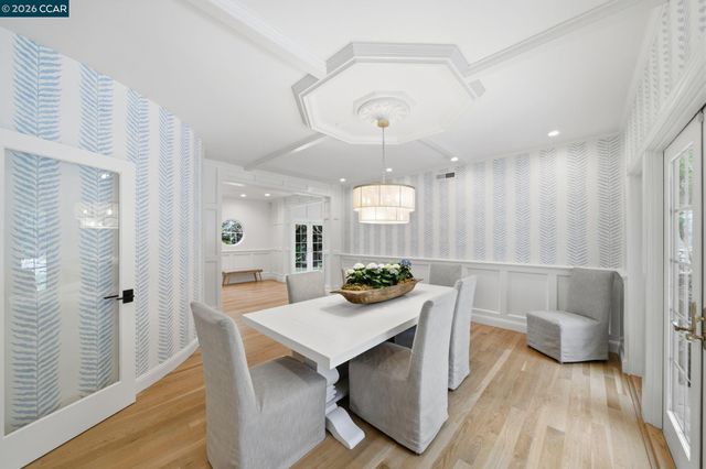 3 Honey Hill Ct, Orinda, CA 94563