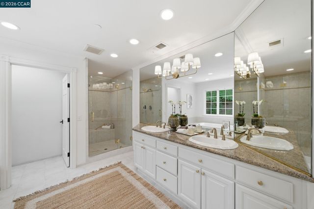 3 Honey Hill Ct, Orinda, CA 94563