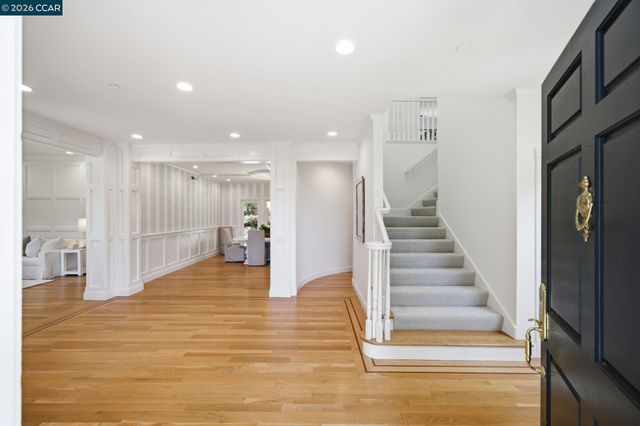 3 Honey Hill Ct, Orinda, CA 94563