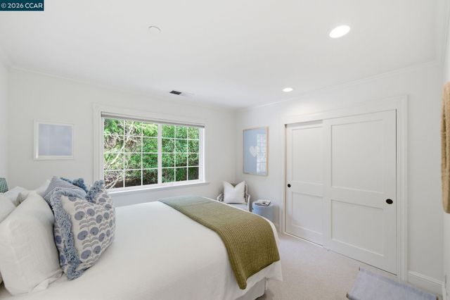 3 Honey Hill Ct, Orinda, CA 94563