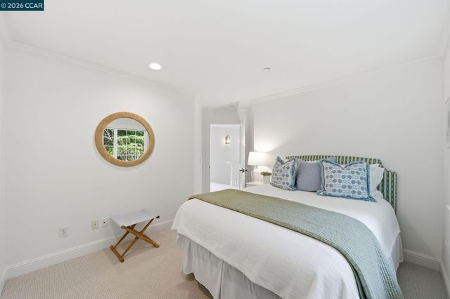 3 Honey Hill Ct, Orinda, CA 94563