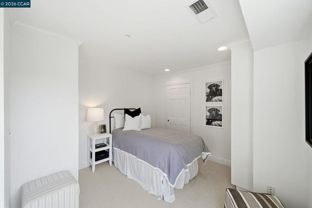 3 Honey Hill Ct, Orinda, CA 94563