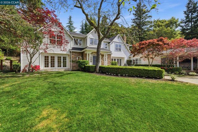 3 Honey Hill Ct, Orinda, CA 94563