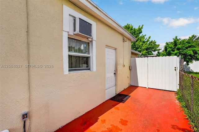 17950 NW 6th court, Miami Gardens, FL 33169