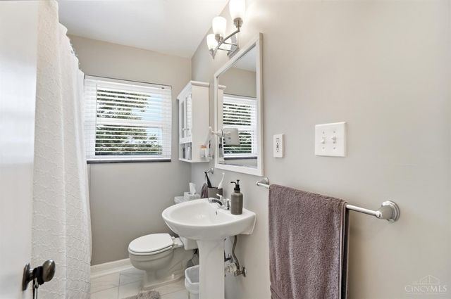 3520 Robb Avenue, Cincinnati, OH 45211