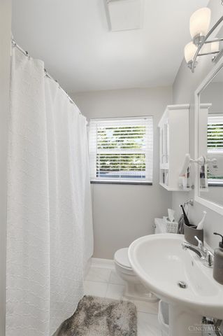 3520 Robb Avenue, Cincinnati, OH 45211