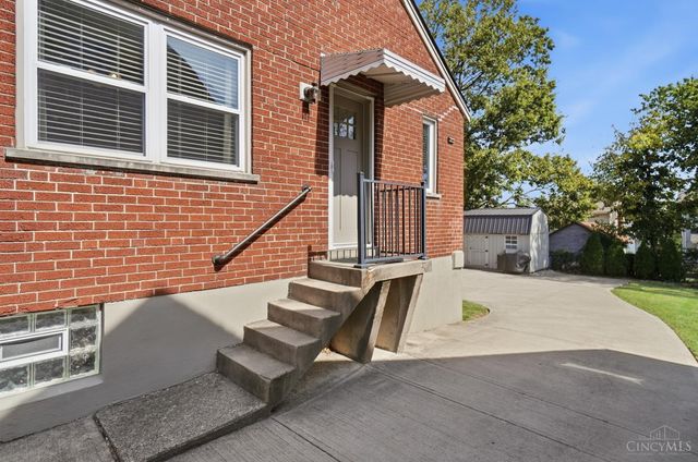 3520 Robb Avenue, Cincinnati, OH 45211