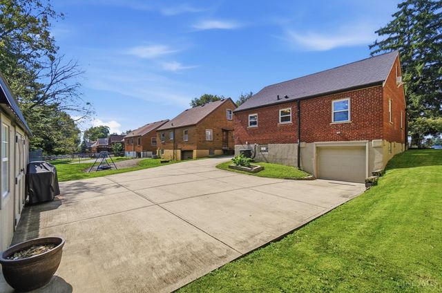 3520 Robb Avenue, Cincinnati, OH 45211