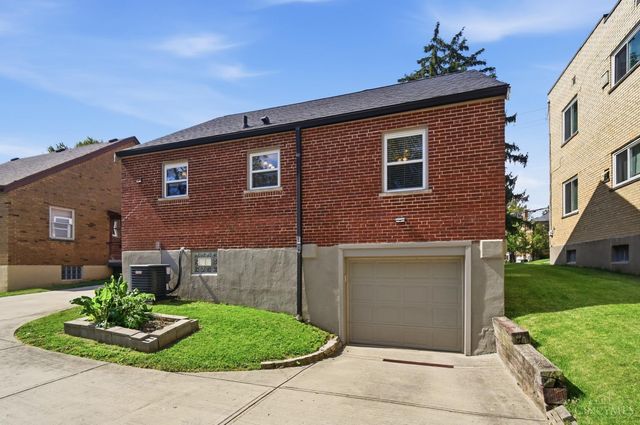 3520 Robb Avenue, Cincinnati, OH 45211