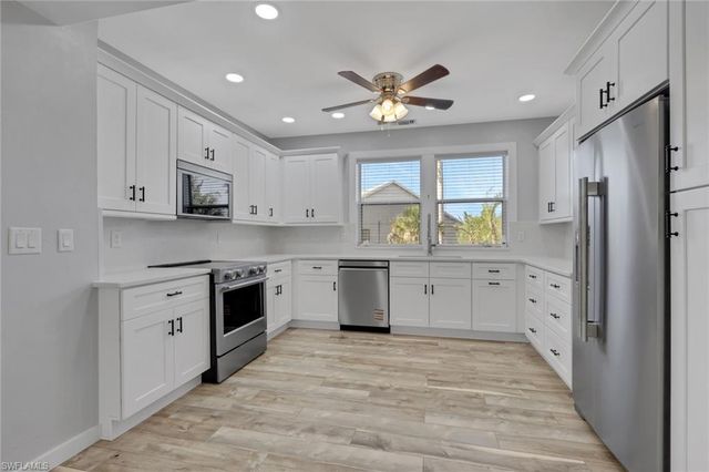 4452 Gulf Pines DR, Sanibel, FL 33957
