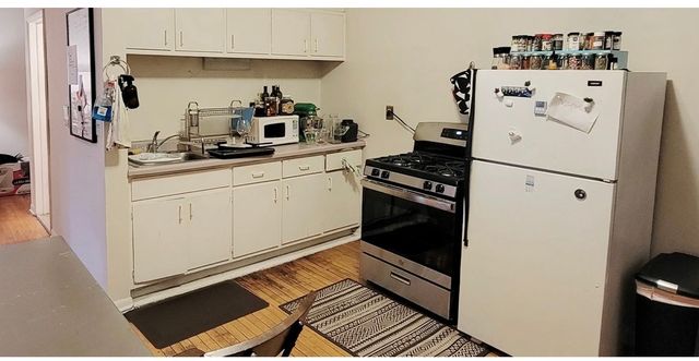 923 W Waveland Avenue 2D, Chicago, IL 60613