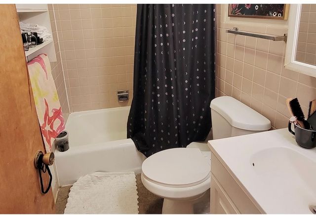 923 W Waveland Avenue 2D, Chicago, IL 60613