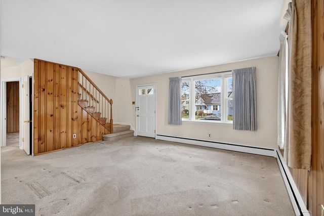 821 KENYON LN, Newark, DE 19711