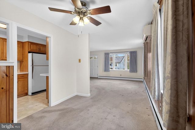 821 KENYON LN, Newark, DE 19711