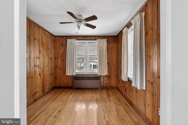 821 KENYON LN, Newark, DE 19711