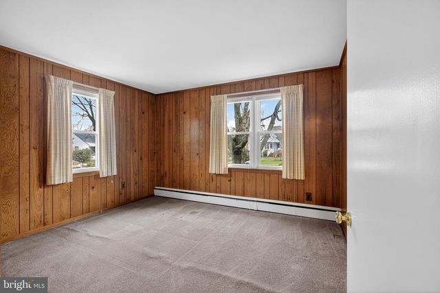 821 KENYON LN, Newark, DE 19711