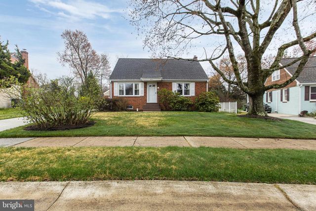 821 KENYON LN, Newark, DE 19711