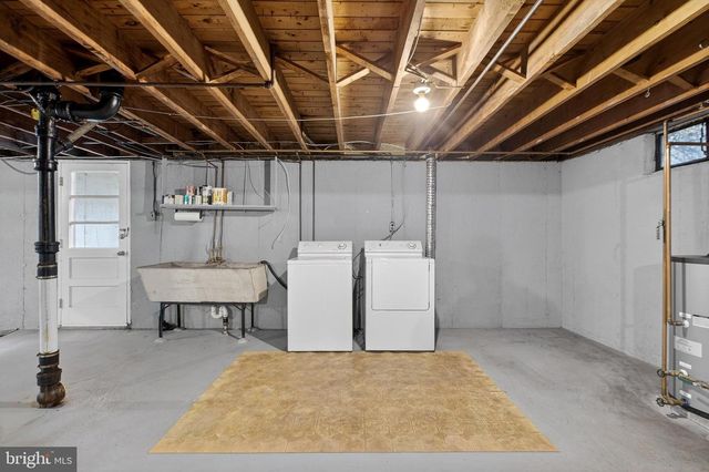 821 KENYON LN, Newark, DE 19711