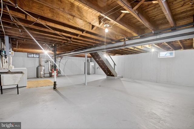 821 KENYON LN, Newark, DE 19711