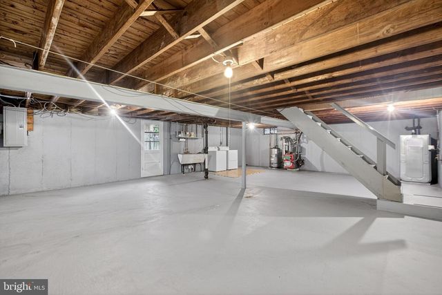 821 KENYON LN, Newark, DE 19711