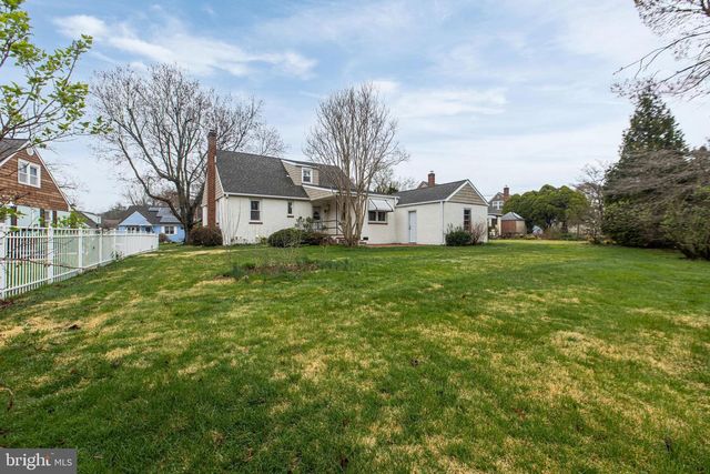 821 KENYON LN, Newark, DE 19711