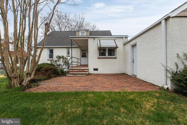 821 KENYON LN, Newark, DE 19711