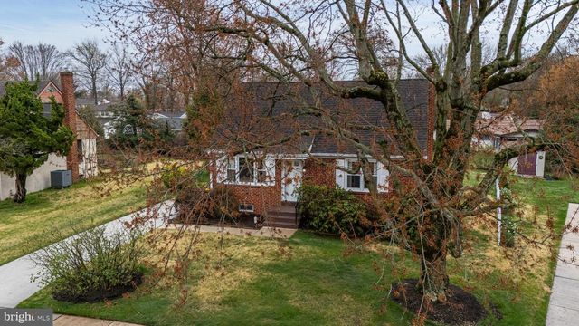 821 KENYON LN, Newark, DE 19711