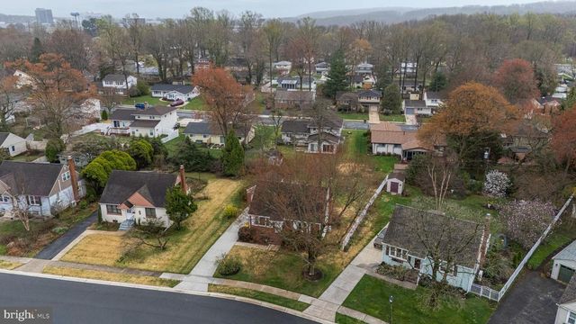 821 KENYON LN, Newark, DE 19711