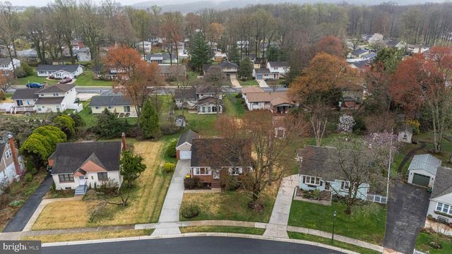 821 KENYON LN, Newark, DE 19711