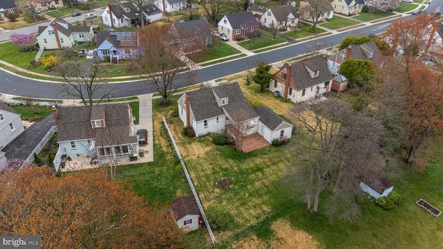 821 KENYON LN, Newark, DE 19711