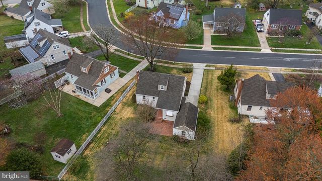 821 KENYON LN, Newark, DE 19711