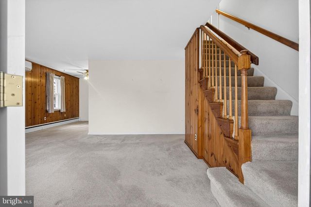 821 KENYON LN, Newark, DE 19711