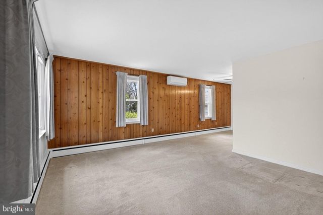 821 KENYON LN, Newark, DE 19711