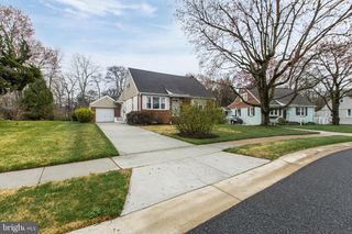 821 KENYON LN, Newark, DE 19711