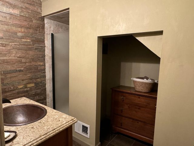 6310 Shappie Road, Clarkston, MI 48348