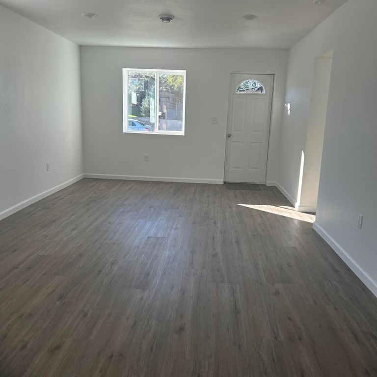 1405 5th ST, Havre, MT 59501 photo 2