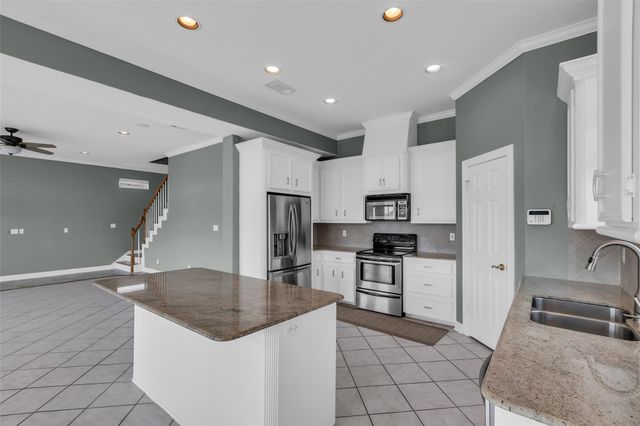 1323 Wahini Street, Tiki Island, TX 77554