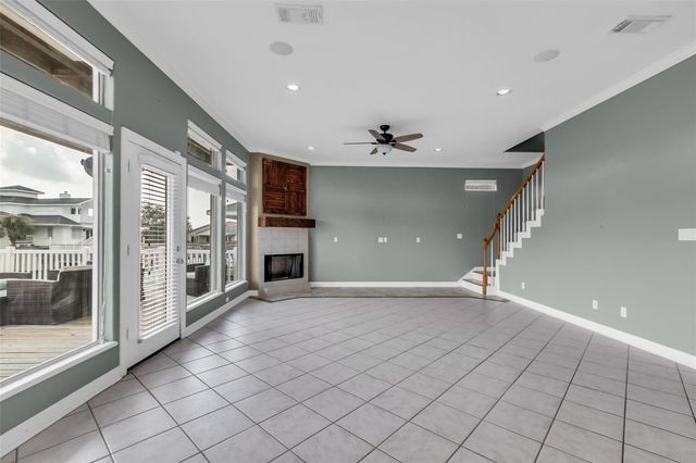 1323 Wahini Street, Tiki Island, TX 77554