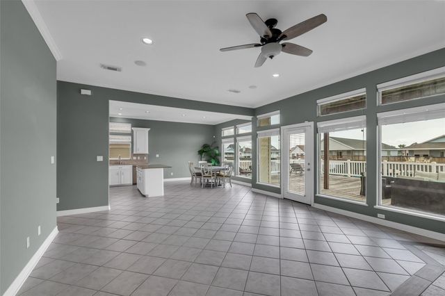 1323 Wahini Street, Tiki Island, TX 77554